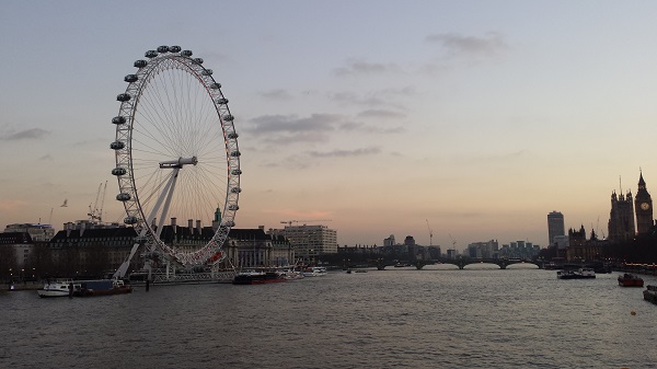 London Eye e big ben ao entardecer