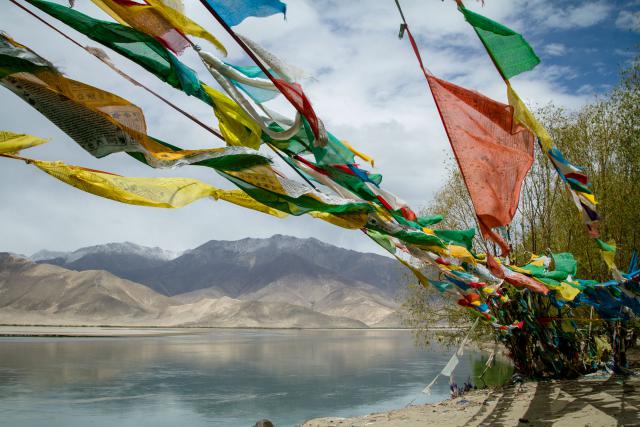 Road-to-Tsedang-Tibet Wellcome Colleciton